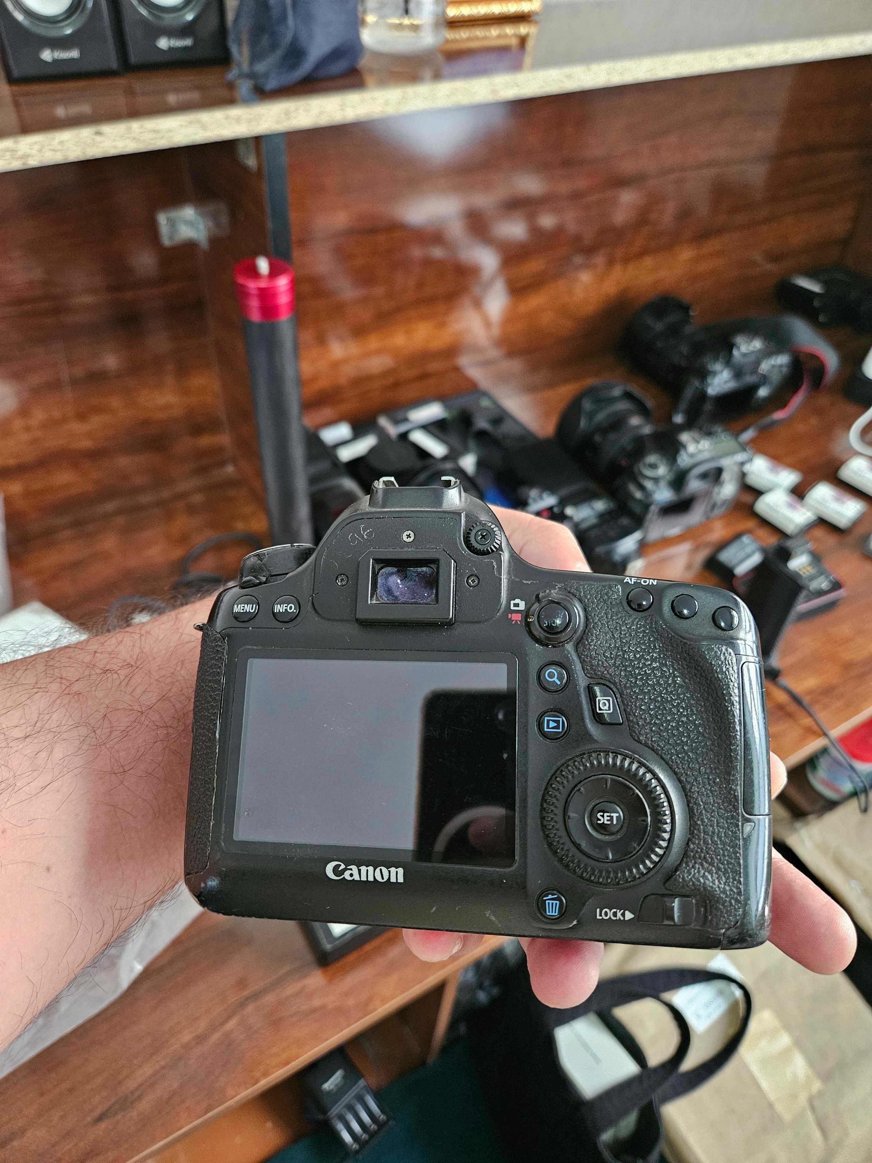 Canon 6d body sotiladi