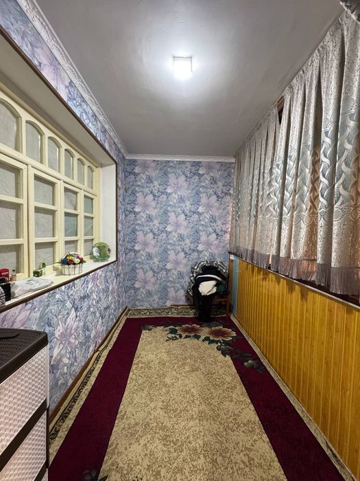 3-xonali katta xonadon sotiladi.