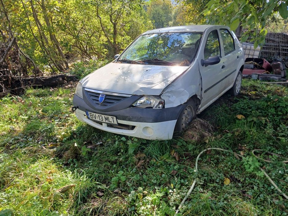 Vând Dacia Logan