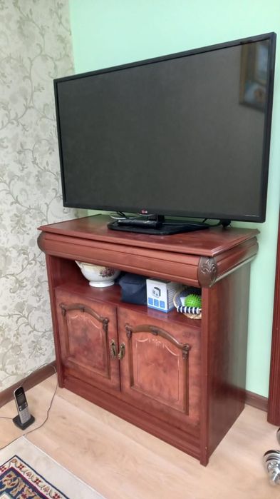 Продам б/у телевизор LG
