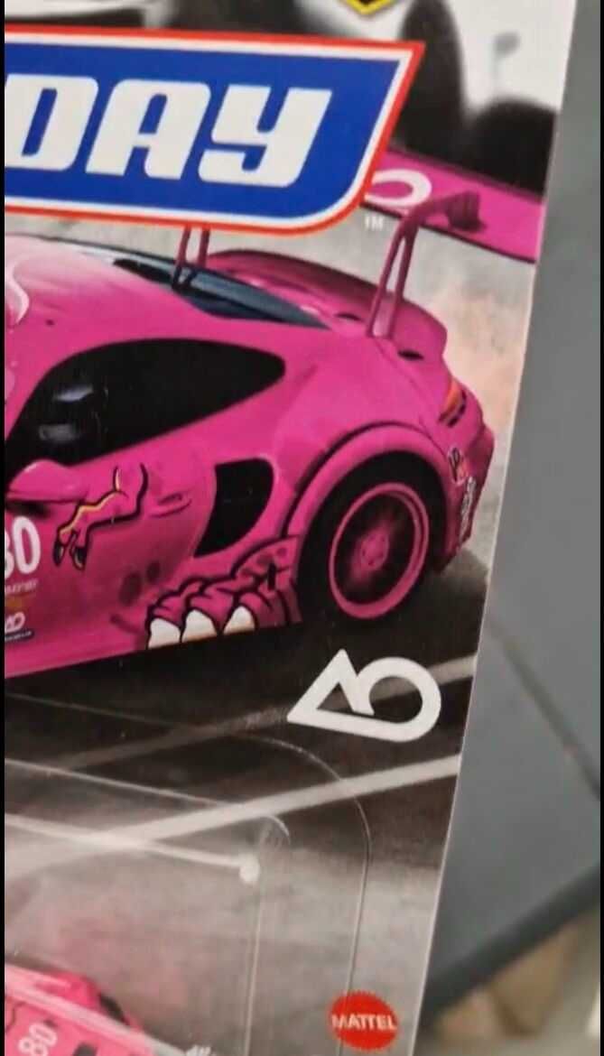 Hot Wheels PREMIUM "ROXY" porsche 911 GT3 r (992)