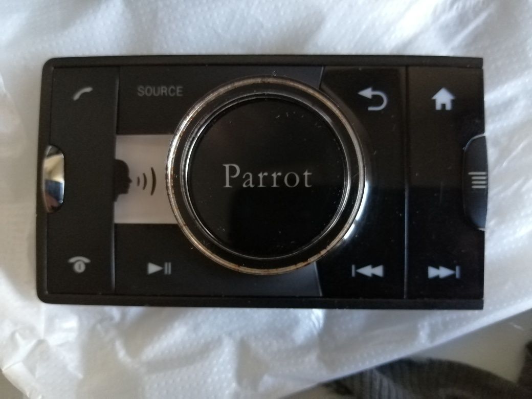 Parrot Asteroid Multimedia Car Sistem