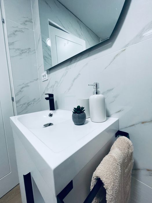 Inchiriez apartament cu 2 camere in regim hotelier zona ultracentrala