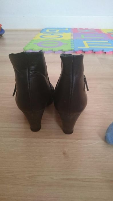 Испански боти от естествена кожа