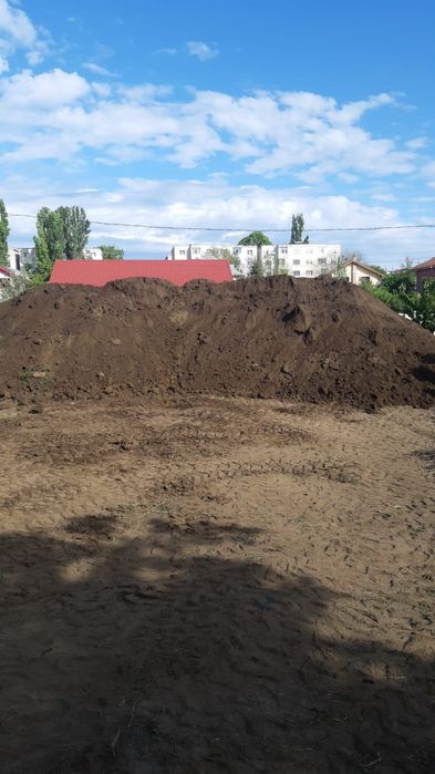 ***Transport pământ negru-galben***