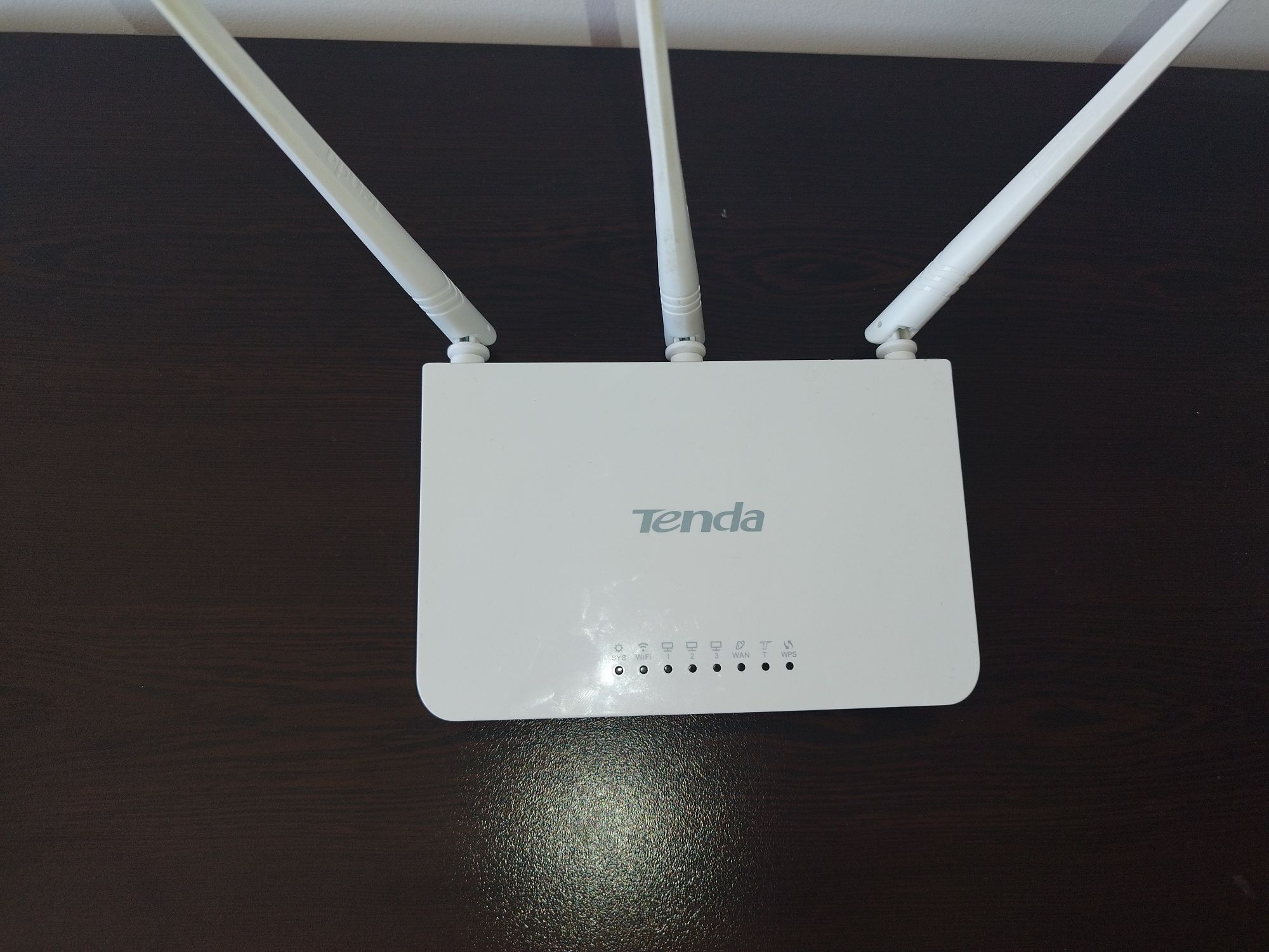 2 рутера - Xiaomi Mi 4A 2.4/5GHz и Tenda N300 2.4GHz за 30лв общо.