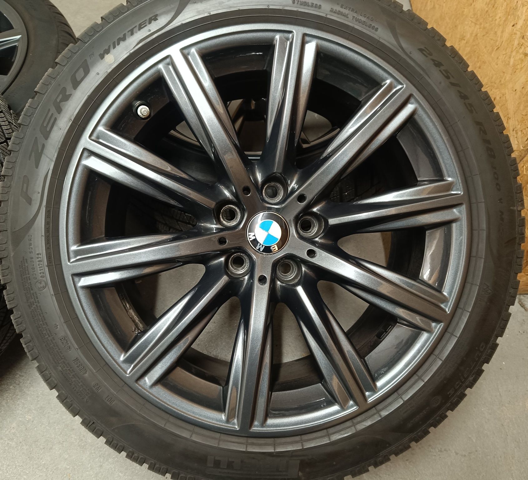 Оригинални джанти с нови зимни гуми 18 цола за Bmw G30 G31 дот 2023г