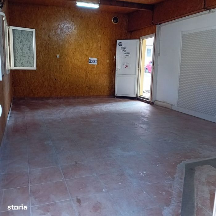 Spatiu comercial Mioveni, 30mp + 20 mp terasa, zona Carrefour