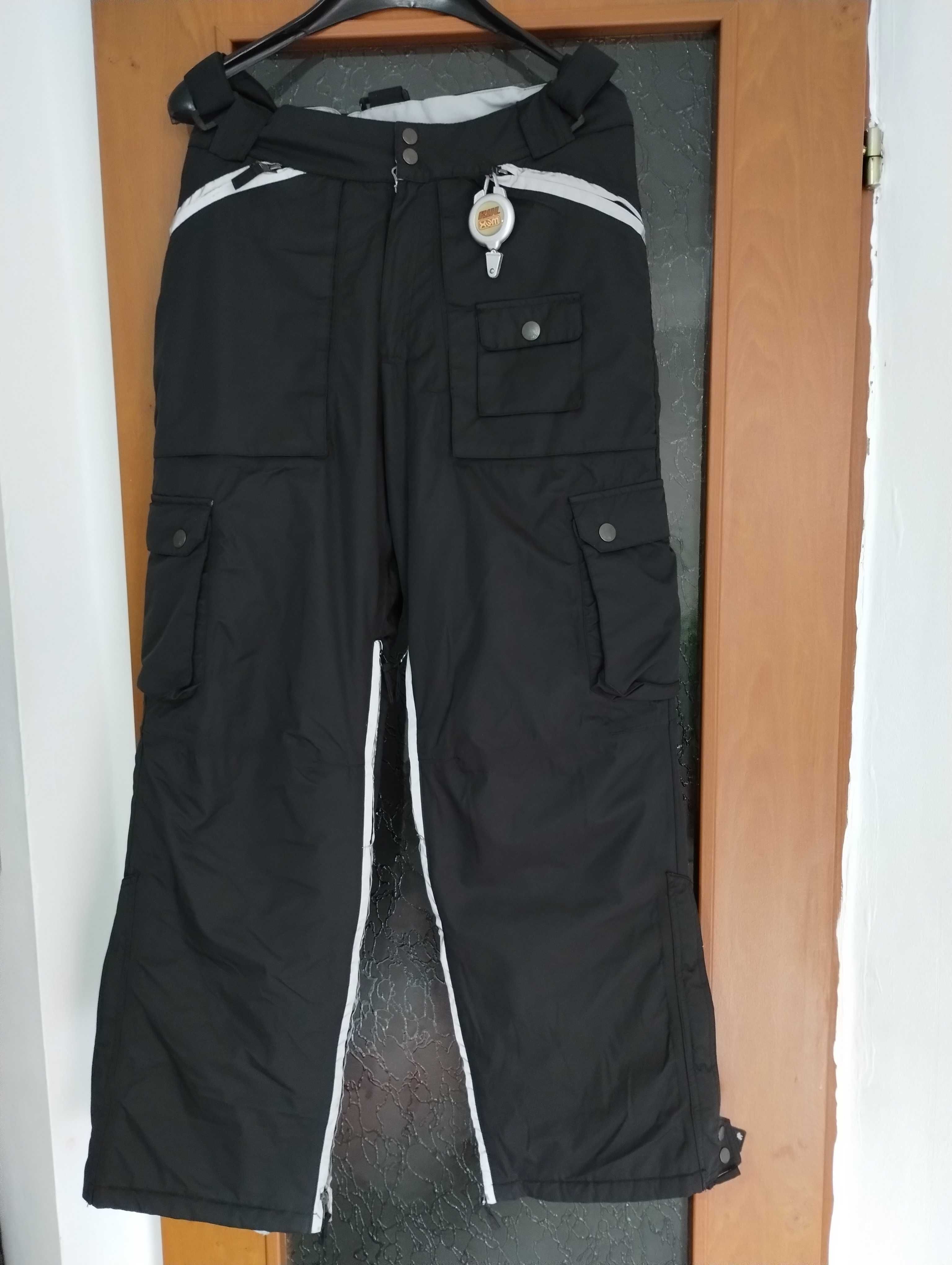 Vând costum de schi mărimea XL