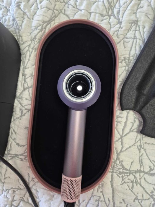 Dyson сешоар * Чисто нов, просто разопакован *