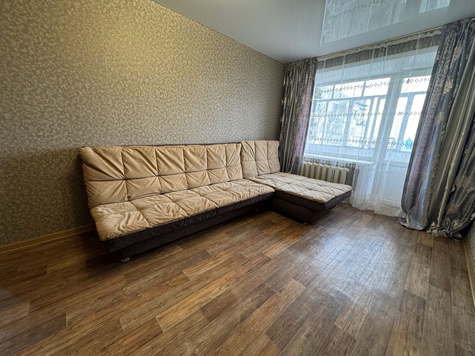 Продам диван 3 метра .центр.