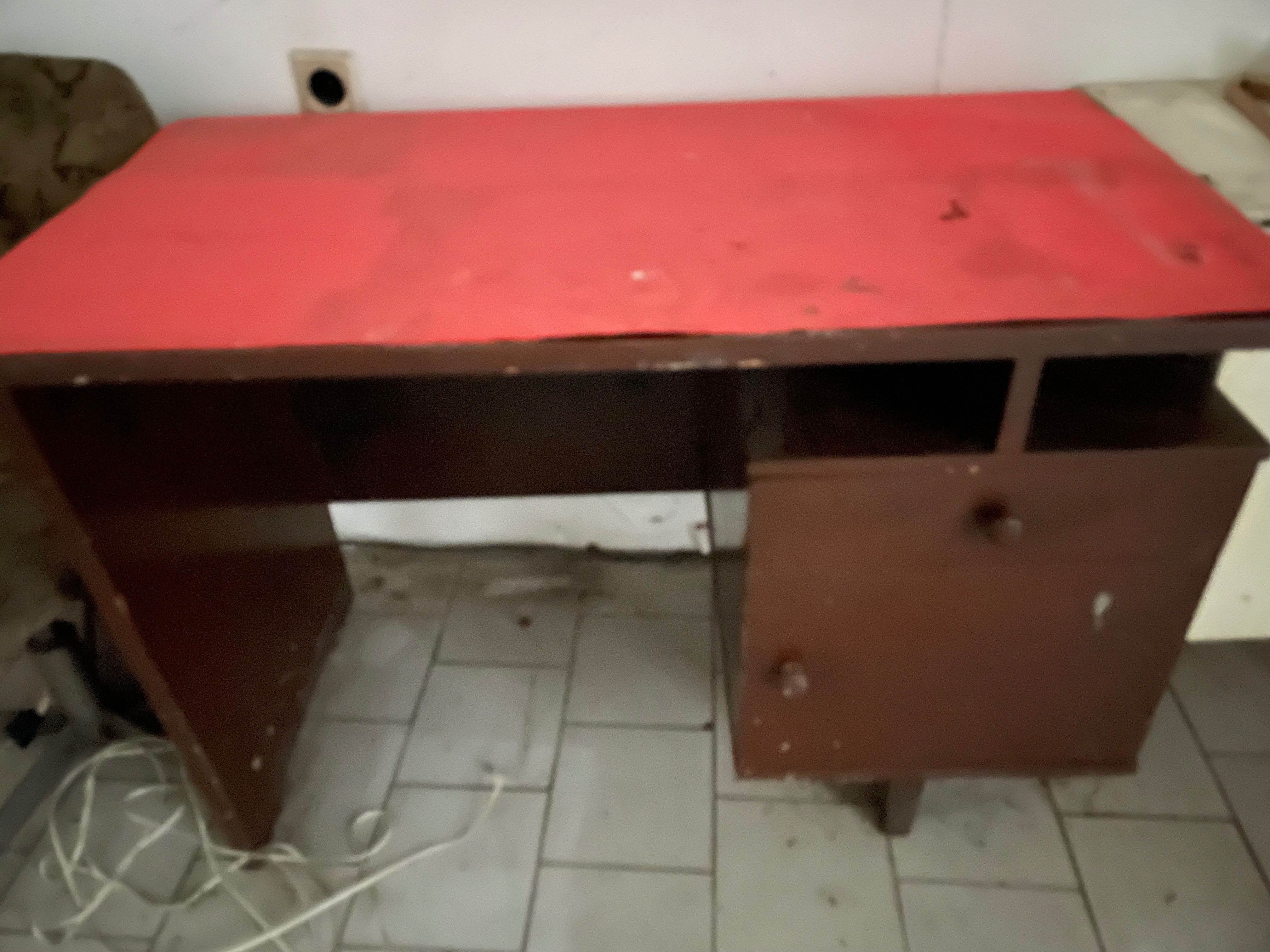 подарявам ученическо бюро