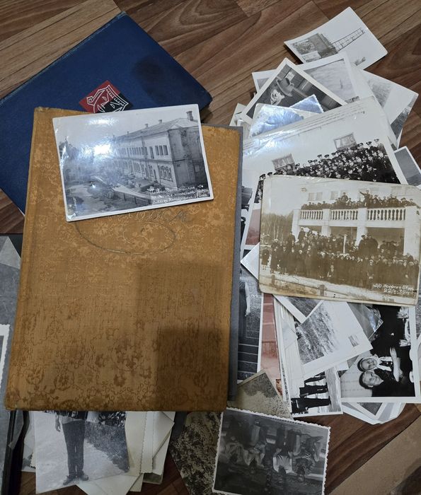 Старые фотографии, фотоальбомы.