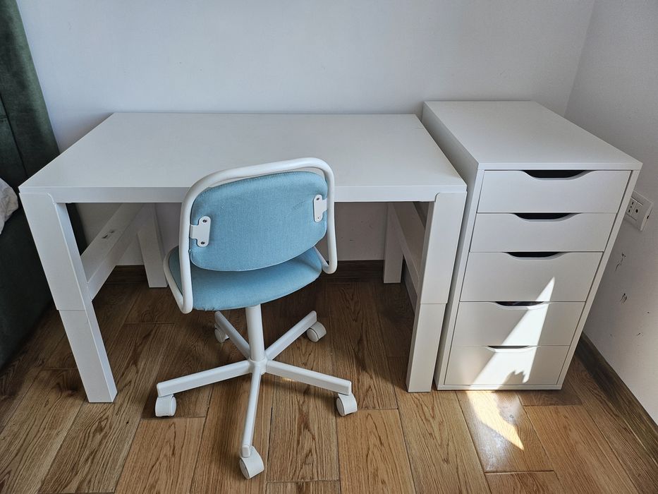 Birou, scaun si comoda