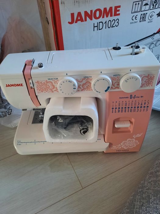 Продам новую швейную машину JANOME