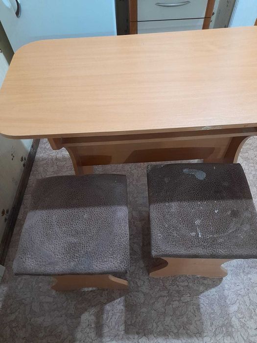 Стол кухонный обеденный комплект с табуретками
