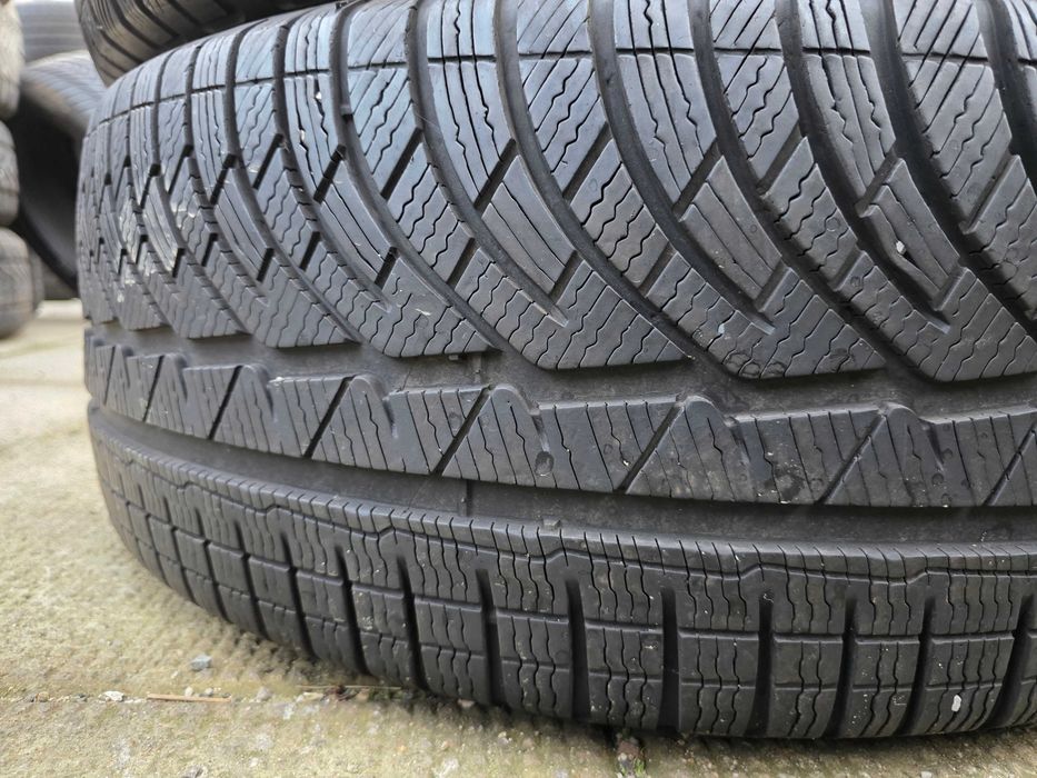 4бр Зимни гуми 235 55 17 - Michelin