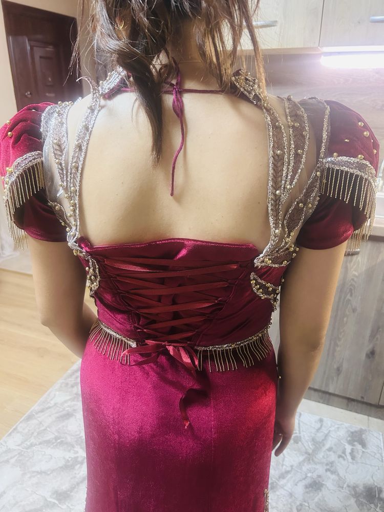 Рокля за къна ( биндалъ )