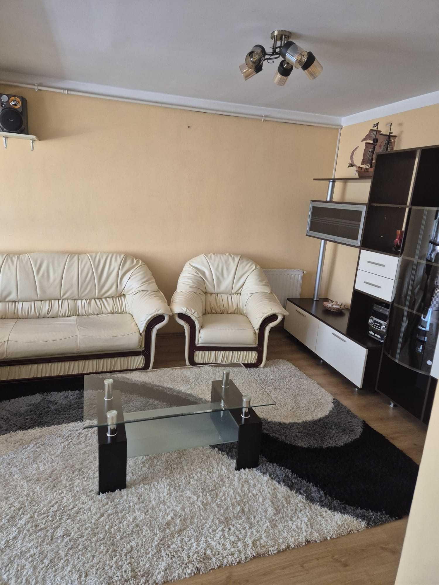 Închiriez apartament 2 camere