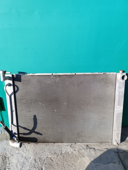 Продам радиатор на Лексус рх330-300