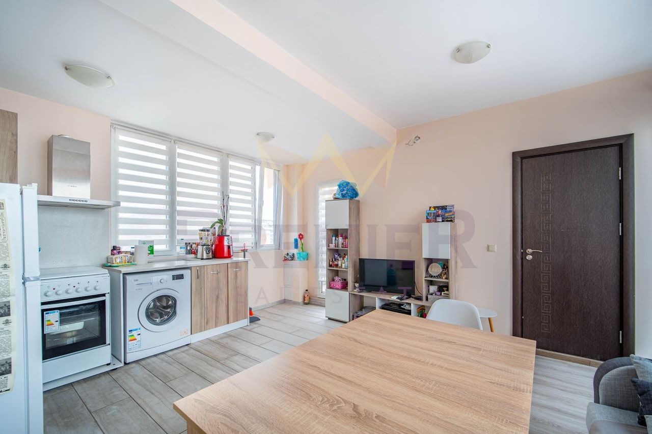 Продава се Двустаен апартамент в Варна, Гранд Мол Варна - 74 кв.м за 1892 €/кв.м - Снимка #1