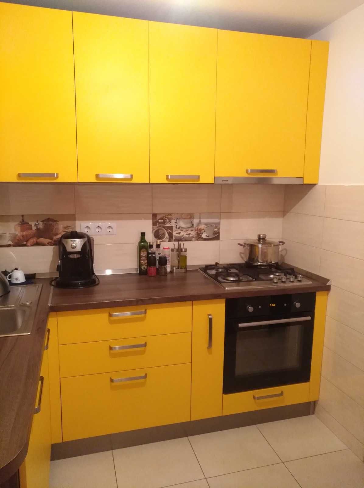 Inchiriez apartament 3 camere Micro 21