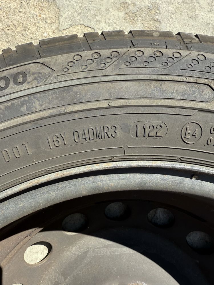 Patru cauciucuri + 4 jante 205/65/16 C Mercedes Vito