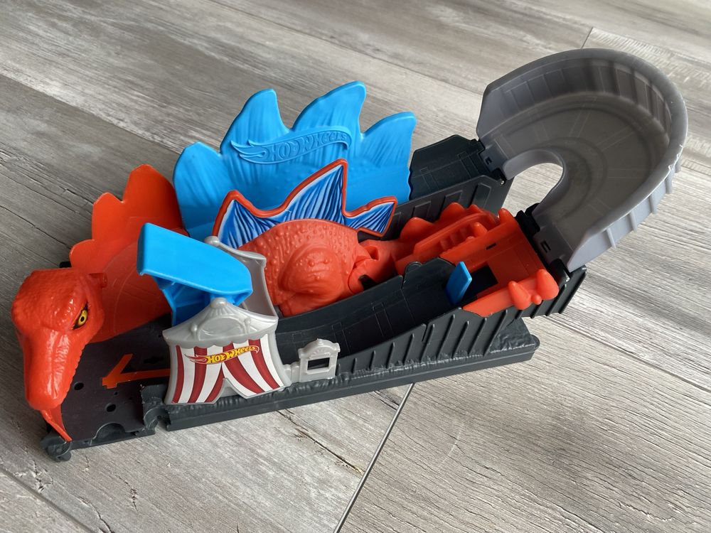 Писта, гараж, паркинг Hot Wheels, Fisher Price, Burago