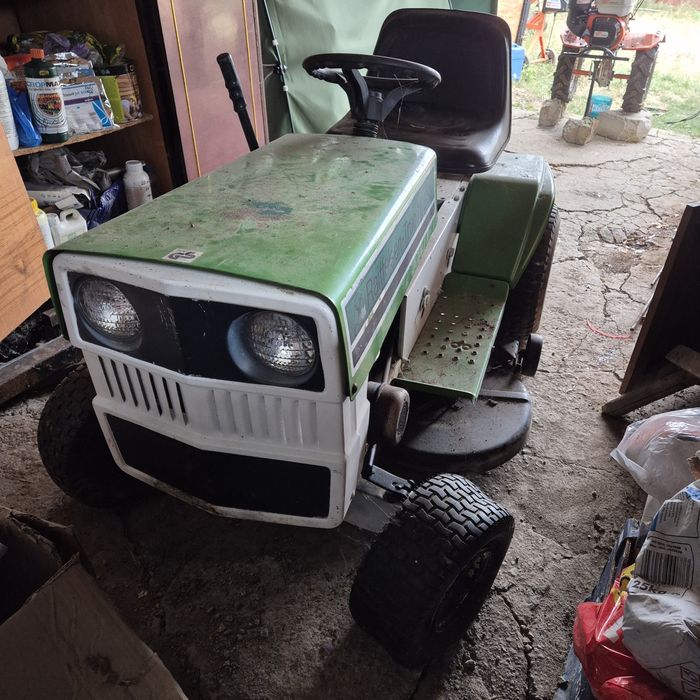 Tractoraș de tuns gazon Roberine cu motor Briggs & Stratton 10HP – fun