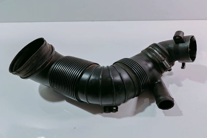 Furtun admisie aer 3C0129654P Skoda Superb a 2-a generatie seria