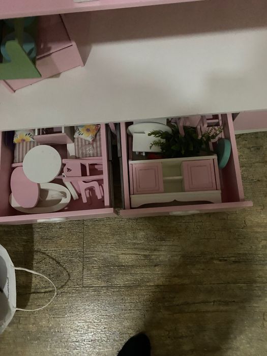 Кукольный домик с мебелью