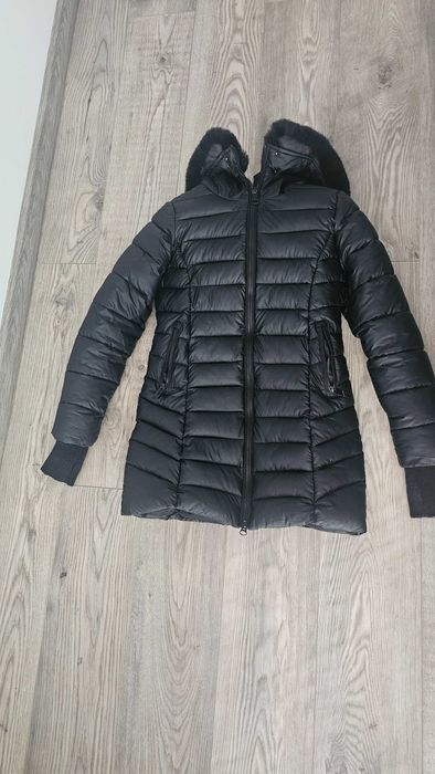 Geaca neagra de iarna