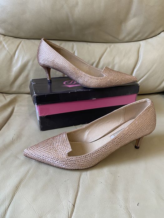 Buffalo - дизайнерски дамски обувки