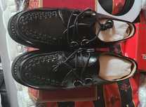 Vand 2 perechi pantofi piele nr 46 o pereche tenesi( Vans nr 46 si