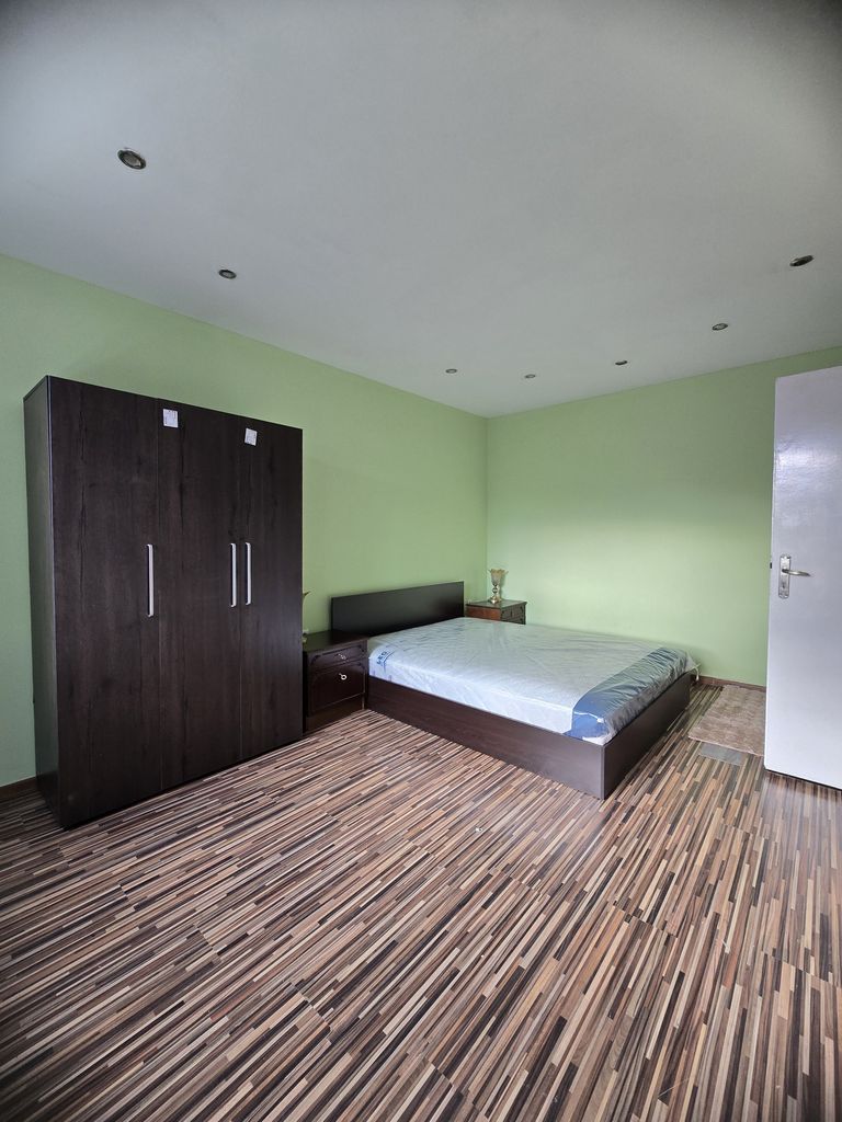 Дава се под наем Двустаен апартамент в Горна Оряховица - 64 кв.м за 204 € - Снимка #2