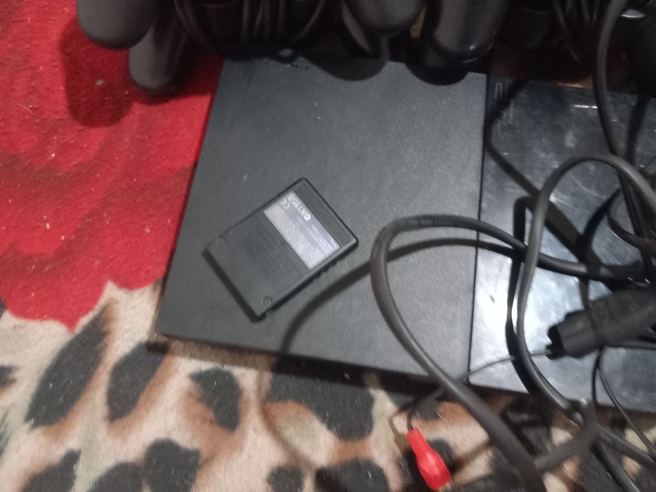 Продавам пс 2 и 4 консола