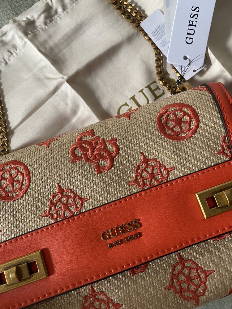 Чанта Guess нова с етикет