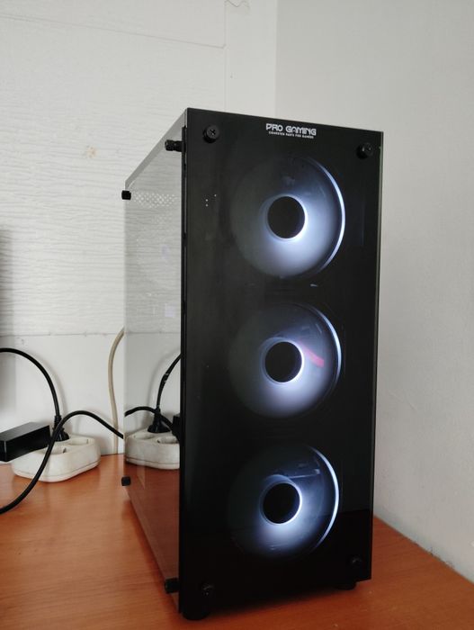 Vând setup gaming nefolosit!!