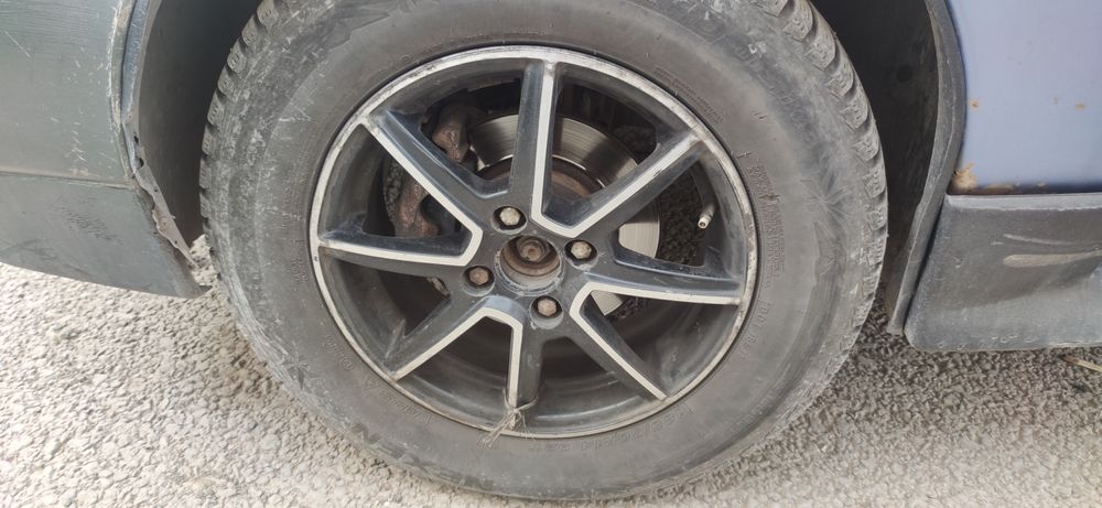 Диски r14 обменяю на обычные r13 с покрышками с шипами