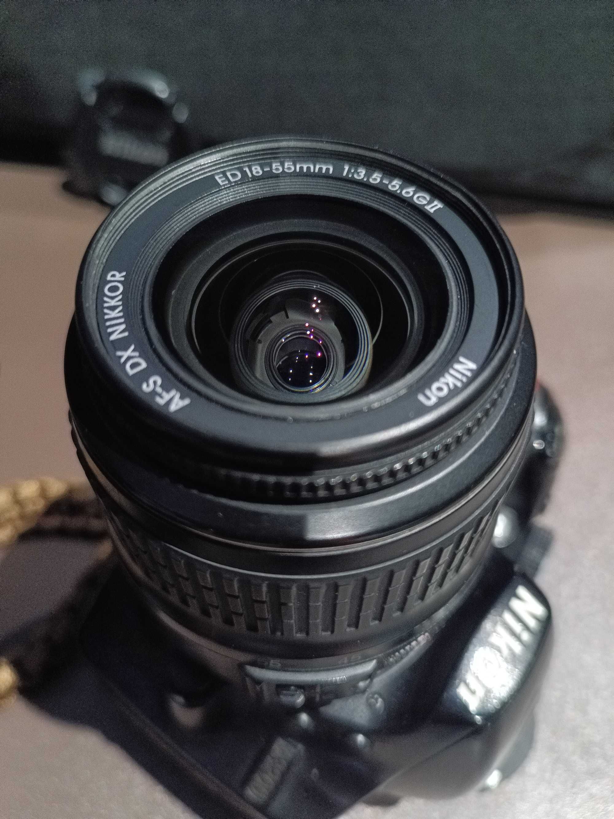 Nikon D3200 в хорошем состоянии