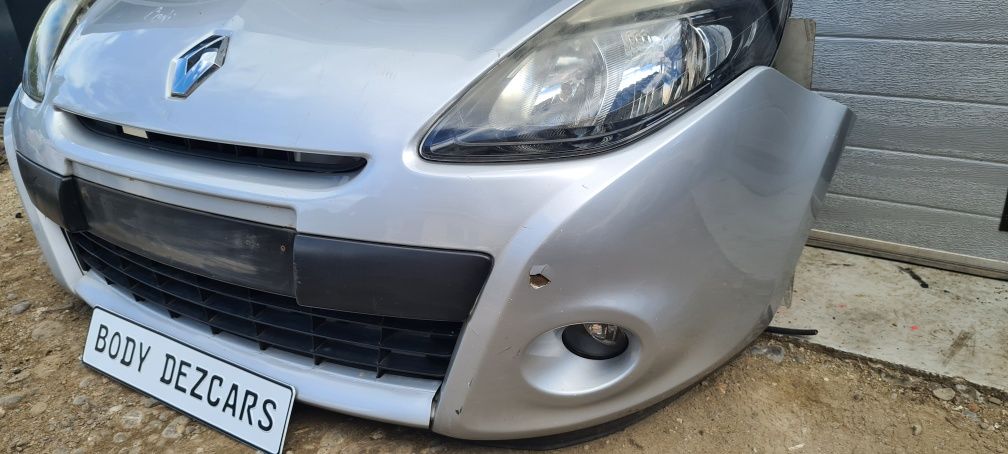 Fata completa Renault Clio 3 facelift 2011 Capota bara far aripa trage