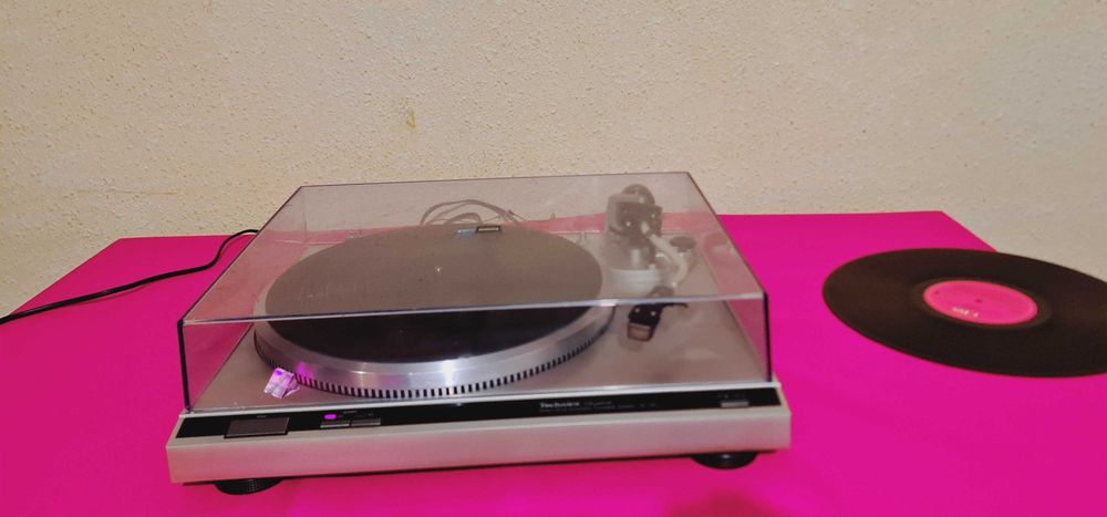 Technics SL-Q2 Direct Drive Turntable