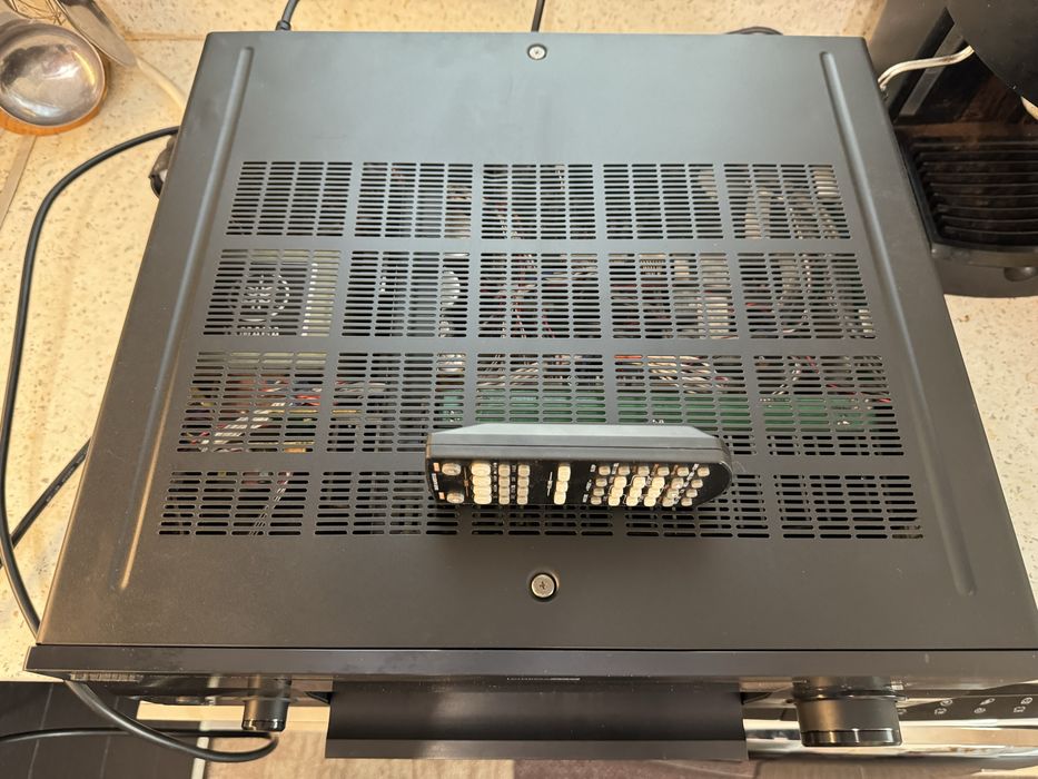 Yamaha RX-V3800 Качествен ресивър