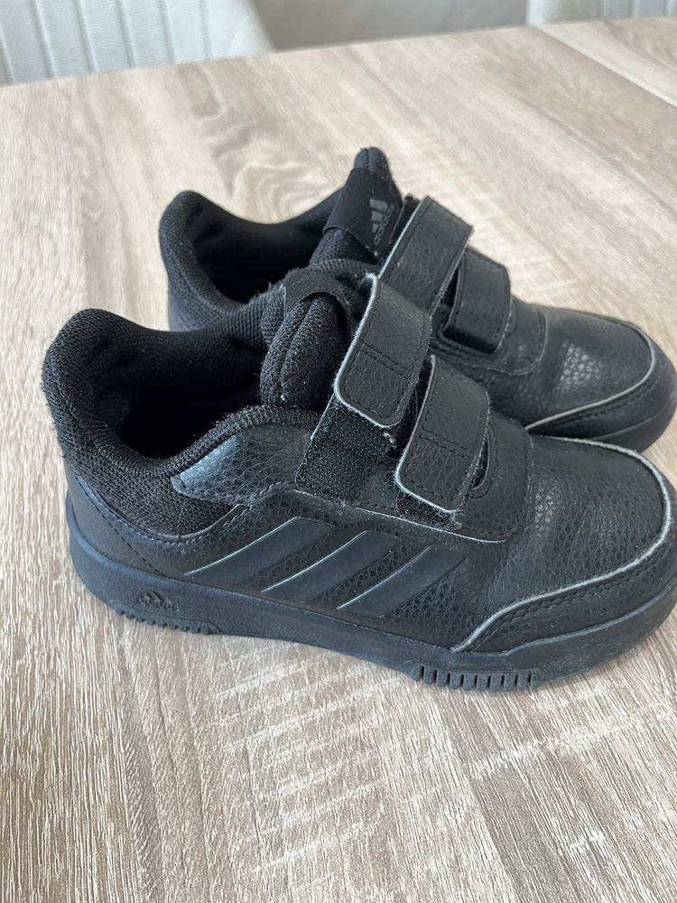 Маратонки Adidas 29 размер