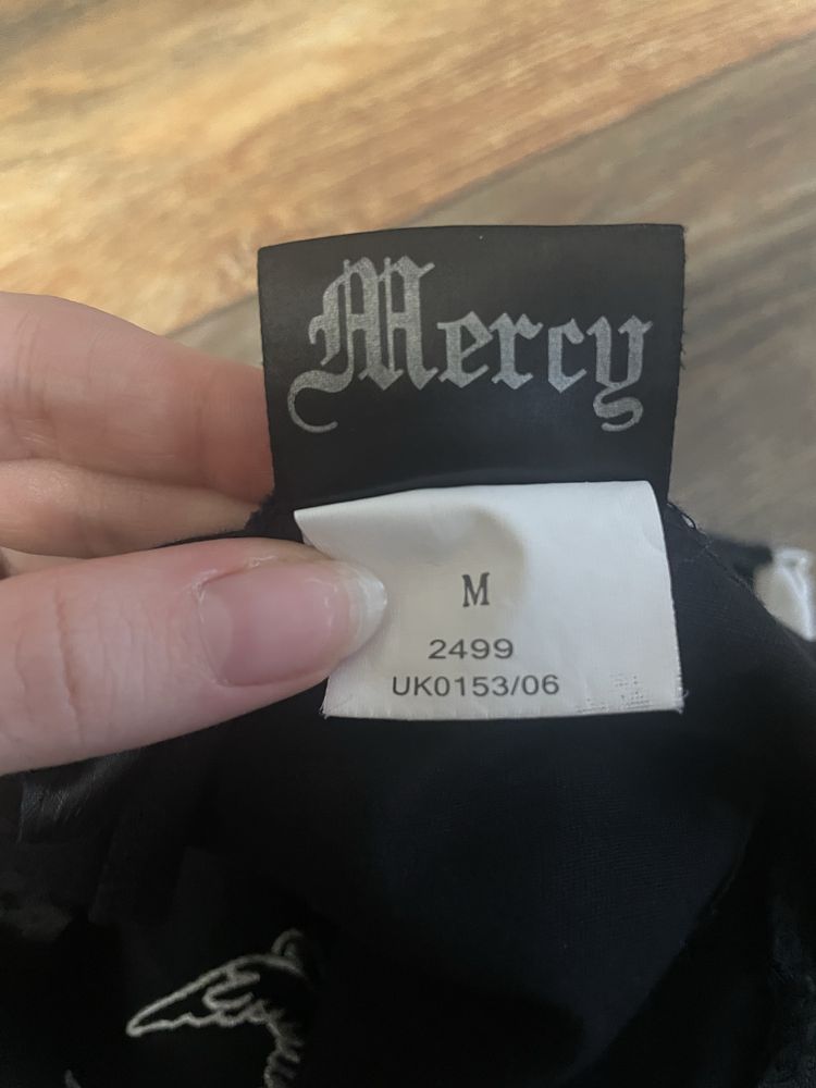 Mercy пола.