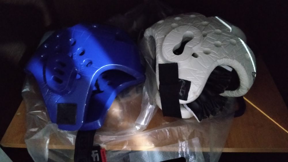 Продам шлем для каратэ