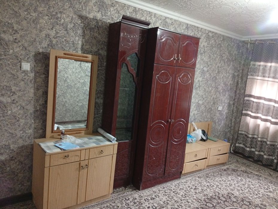 1 хонали кв 2- этаж ижарага берилади киргили  Палитехни енида