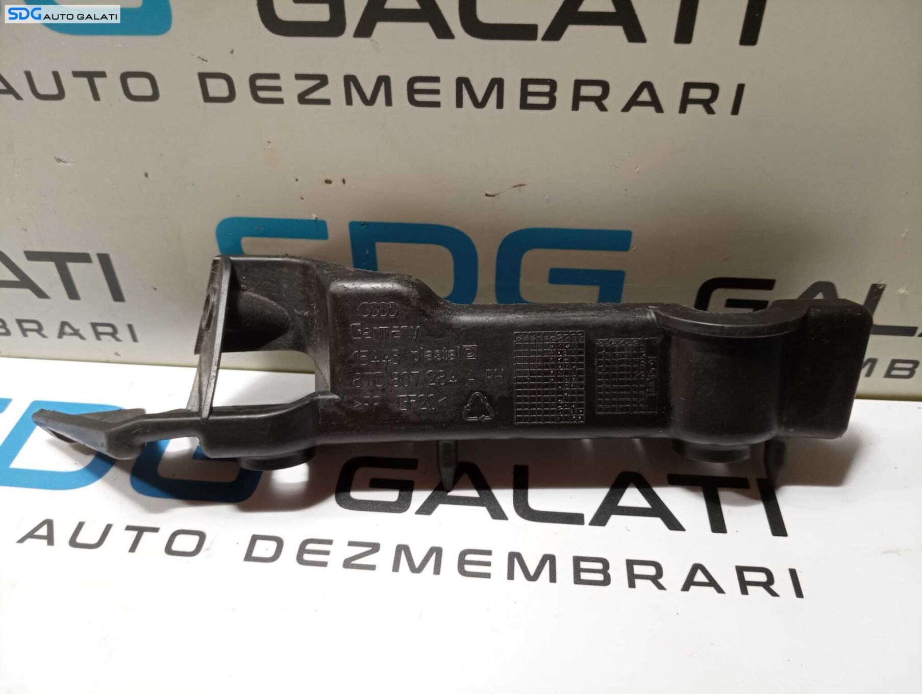 Suport Ghidaj Dreapta Superior pentru Bara Spoiler Fata Audi A5 2008 - 2017 Cod 8T0807284A [M6137]