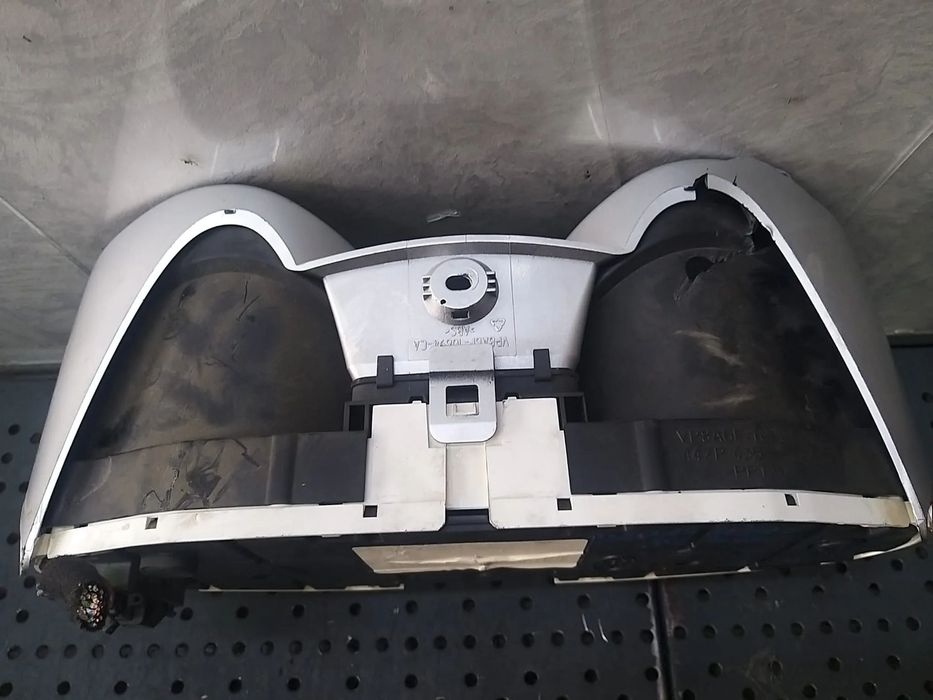 Ceasuri bord benzina ford fiesta 6 8a6t10849ec