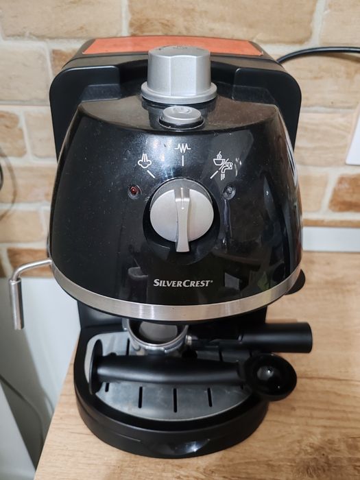 Espresor manual cu cafea macinata